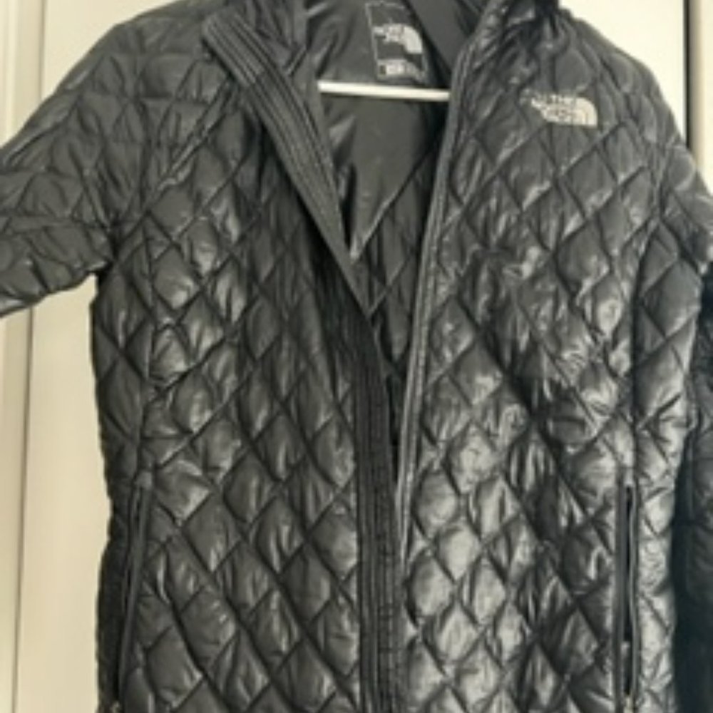 Lightweight Quilted Northface Jacket - image 3